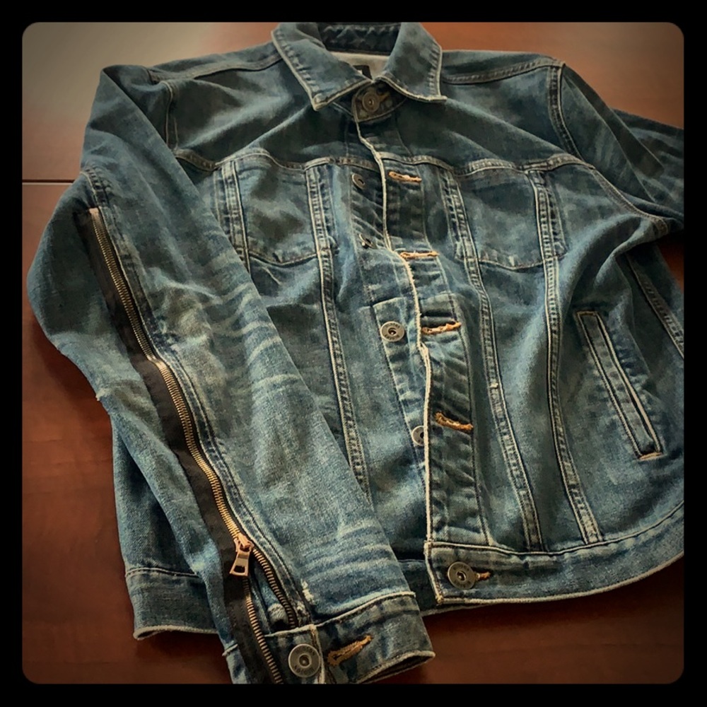 Hudson Jean jacket. Light distressing. Medium blue